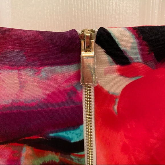 Vince Camuto Botanical Dress - Picture 2 of 4